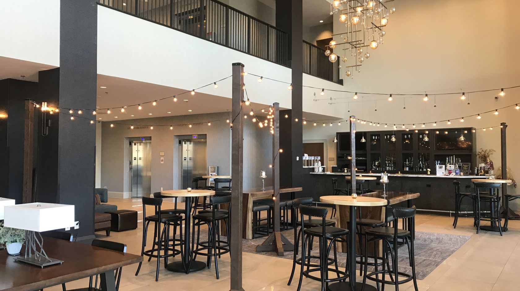 Hotel Madison lobby and bar